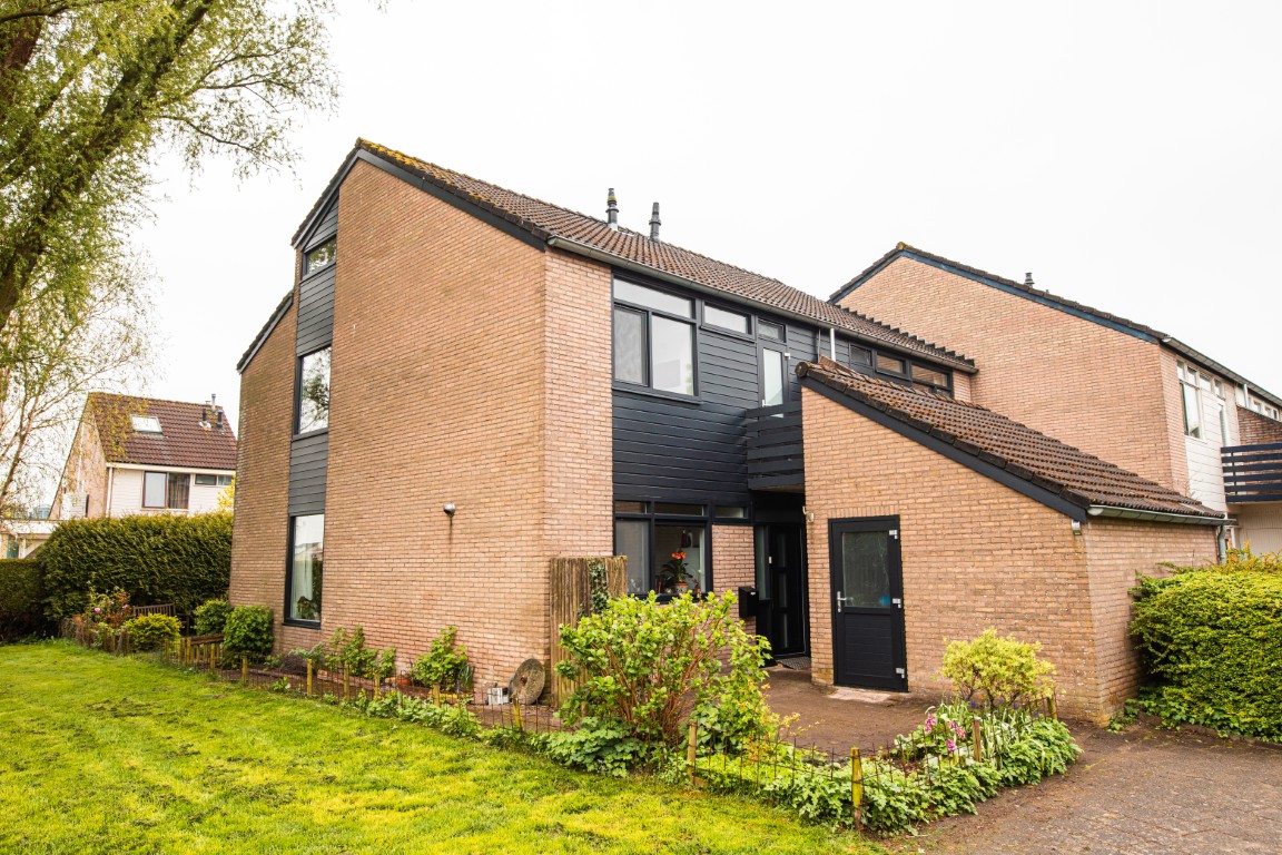 Renovatie hoekwoning: van hout naar kunststof